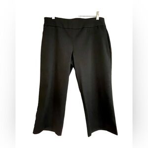 CROFT & BARROW, WOMENS BLACK CAPRIS. SIZE 10 REGULAR.